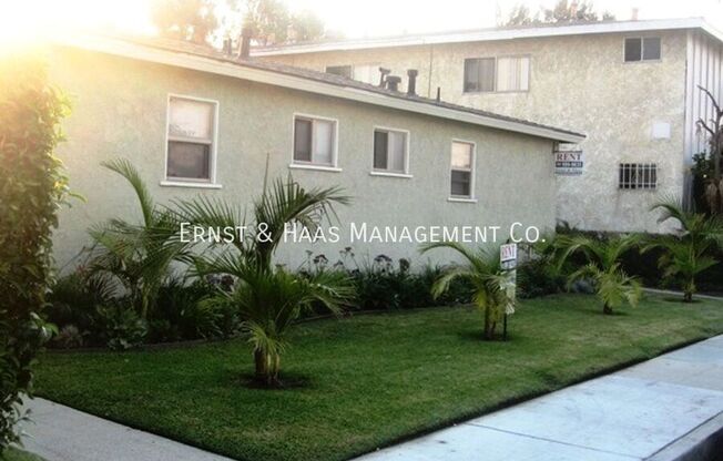 4510 1/2 N LAKEWOOD BLVD