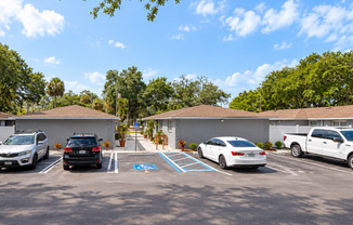 915 34 AVE W