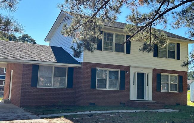 Spacious 3 bedroom 3 bath home for rent