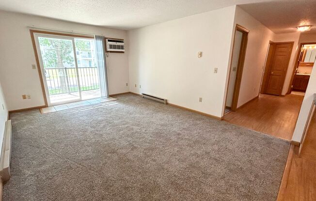 2 beds, 1 bath, 830 sqft, $720, Unit 1412-205