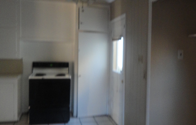 3 beds, 2 baths, $750