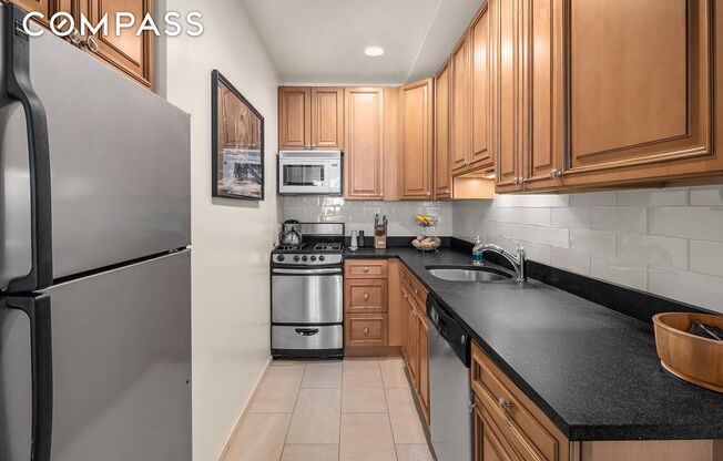 111 W 113 ST