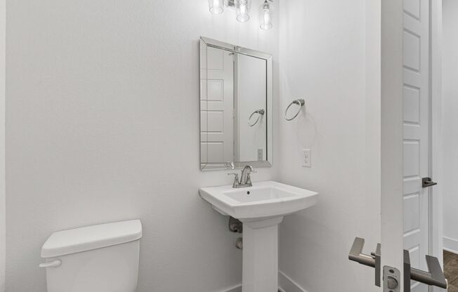 3 beds, 2.5 baths, $2,100