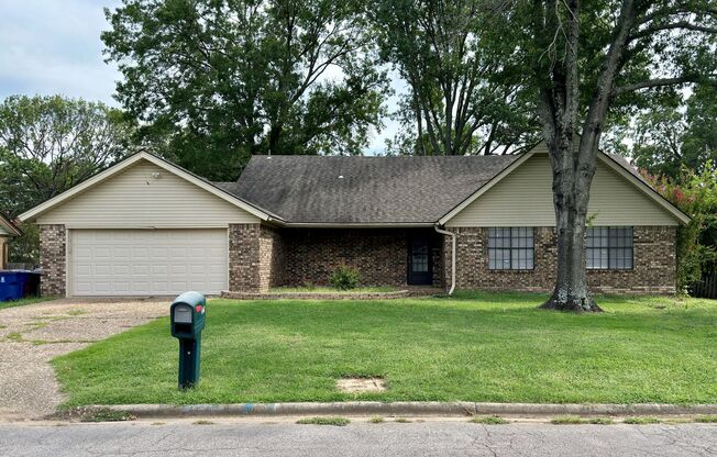 Beautiful 3 Bed 2 Bath Home for Rent in Fort Smith!