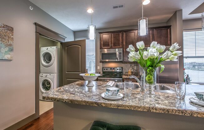 1 bed, 1 bath, 677 sqft, $1,445, Unit C - 1011 Unit 335 - A822 Corner Unit