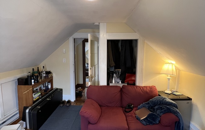 4 beds, 2 baths, $5,000, Unit 2