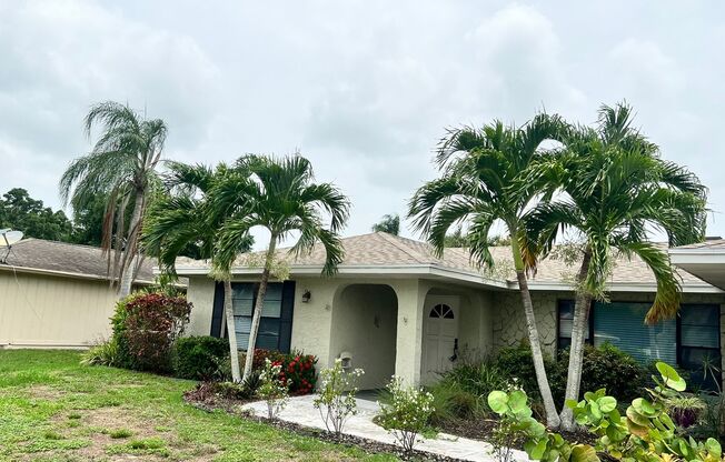 BEAUTIFUL 3 BEDROOM POOL HOME IN SANDPIPER BAY!