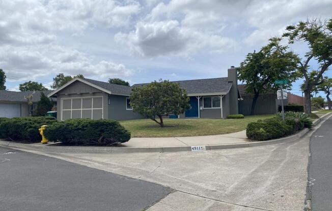 4911 DIANE PL