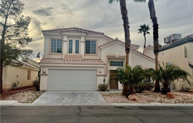 BEAUTIFUL OPEN FLOOR PLAN. 3 BEDROOMS, 2.5 BATHROOM. LOCATED SOUTHWEST. NEAR SHOPPING, SCHOOLS AND THE 215