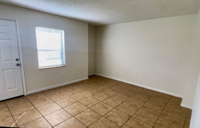 Updated One Bedroom, One Bath Apartment in the Heart of Orlando!