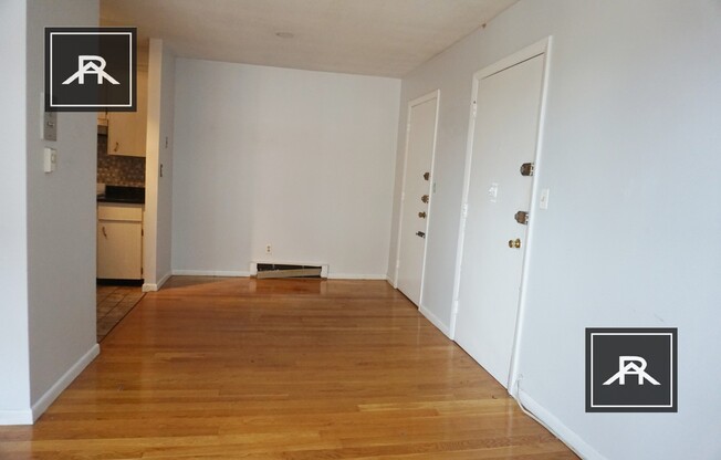 8 SCOTTFIELD RD