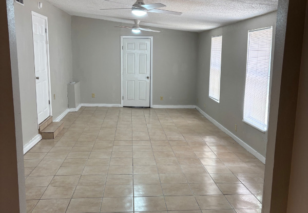 230 SCHMELTZER LN