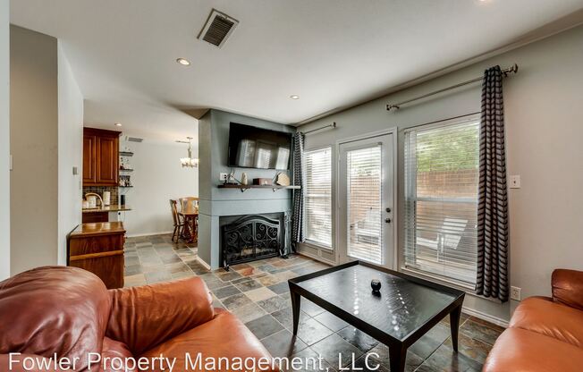 4333 Bowser #7 Avenue