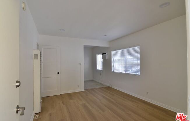 1 bed, 1 bath, 500 sqft, $1,800, Unit 1