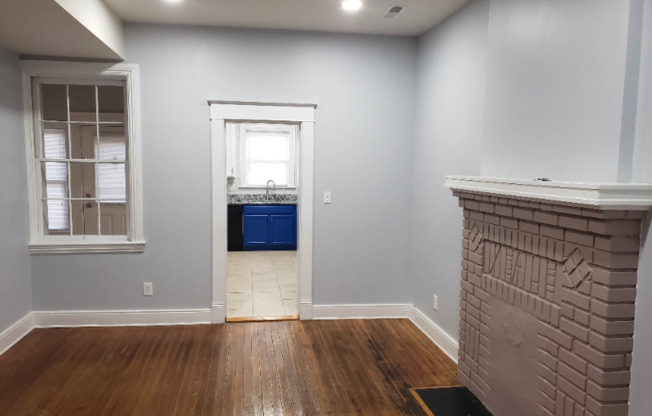 1205 N 28 ST