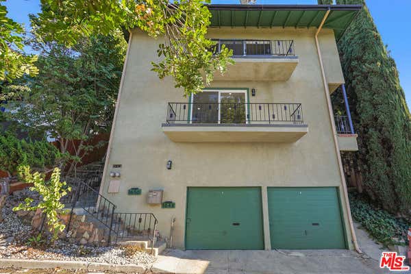 2 beds, 1 bath, 956 sqft, $3,250