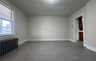 3 beds, 1 bath, 900 sqft, $895, Unit Lower