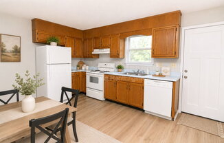 7808 HOLIDAY HLS CIR