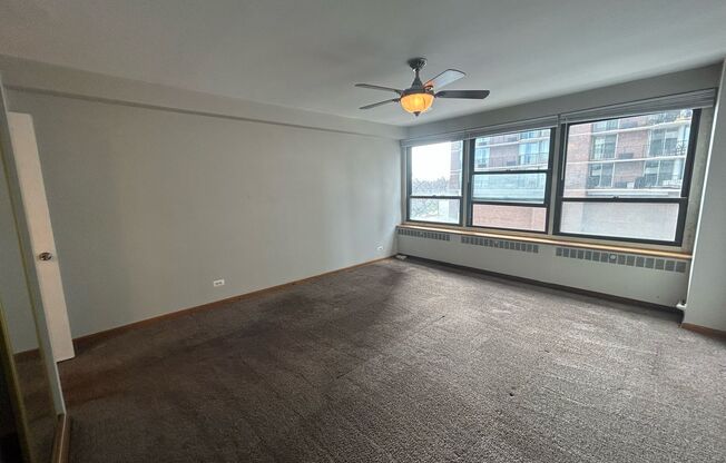 2 beds, 1 bath, 1,250 sqft, $2,700, Unit 418-0405