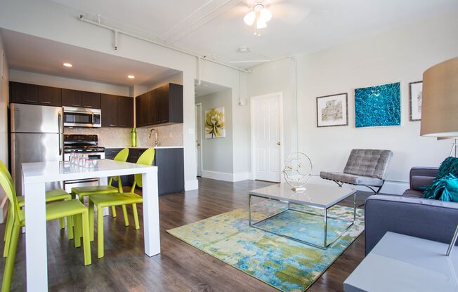 1 bed, 1 bath, 435 sqft, $1,675, Unit 323