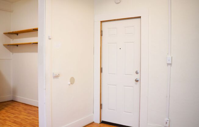 1 bed, 1 bath, $1,025, Unit 208
