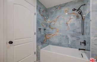 1444 S Point View St