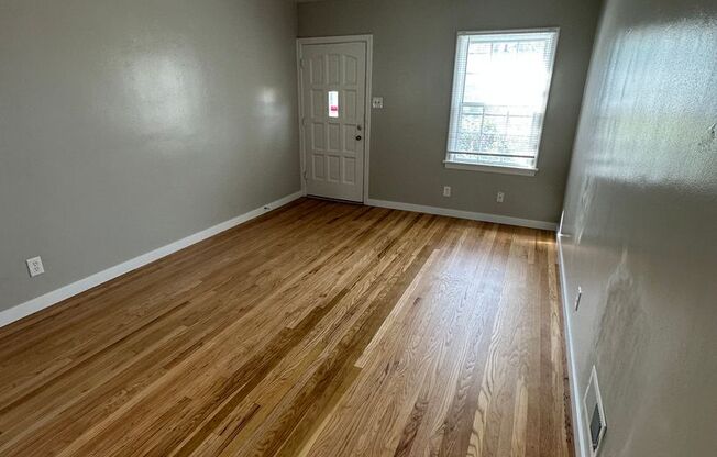 2 BEDROOM, 1 BATHROOM APARTMENT