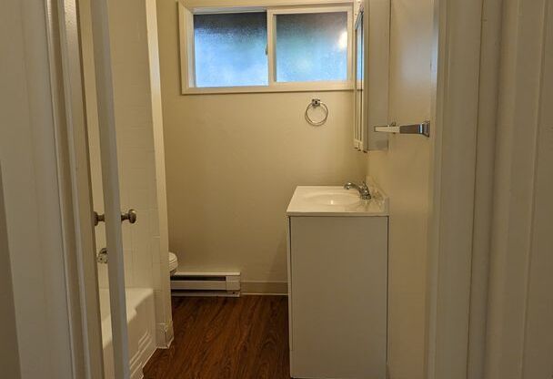 2 beds, 1 bath, 800 sqft, $1,413, Unit 3485-11