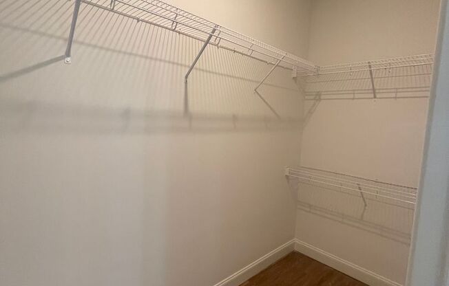 1 bed, 1 bath, 859 sqft, $1,600, Unit B103