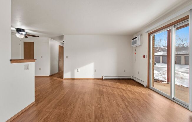 2 beds, 1 bath, 800 sqft, $1,099