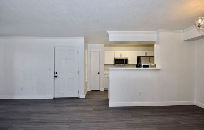 Move-In Ready Upgraded 1 Bed • 1 Bath Condo – Copper Sands (Southwest)