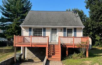 281 Oakwood St