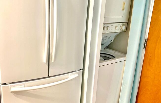 1BD/1BA Dream Condo Screened In Porch Overlooking Tennis Courts Marina Nearby