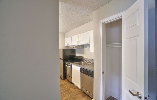 1 bed, 1 bath, 508 sqft, $1,249, Unit 64