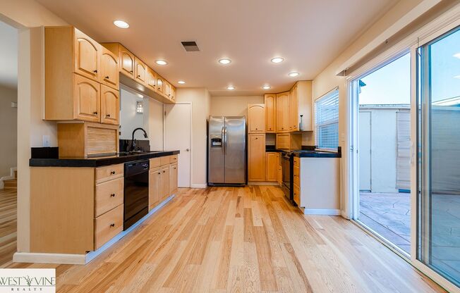 Cozy 3 Bed 1.5 Bath Town Home w/ Private Patio