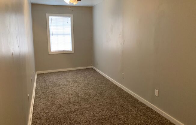 3 beds, 1 bath, $925