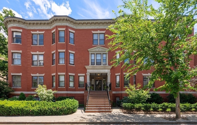 16 Garrison Rd Apt 4A