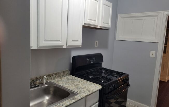 1 bed, 1 bath, $1,403, Unit Bryant St NE 1376 Unit 1