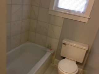 2 beds, 1 bath, 815 sqft, $1,200, Unit 339