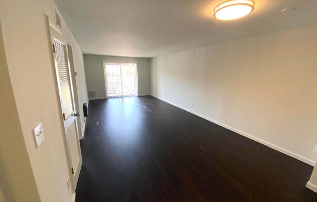 1 bed, 1 bath, 700 sqft, $2,400, Unit 306