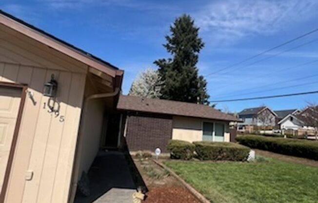 3-Bedroom, 2-Bath Home Convenient Location in South Salem