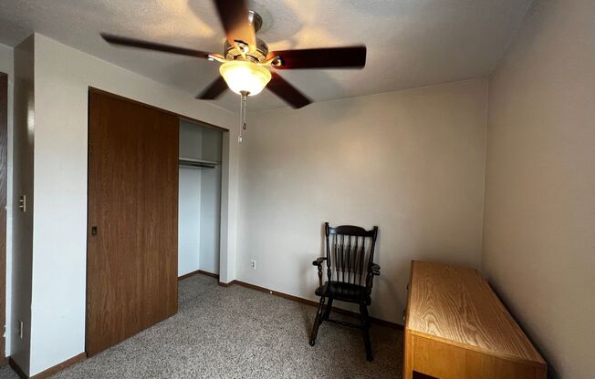 2 beds, 1 bath, $1,025