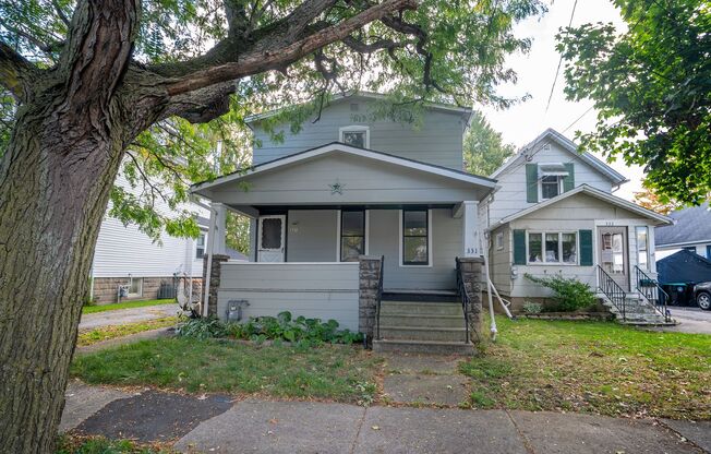 Spacious 4-Bed, 2.5-Bath Single-Family Home in Tonawanda For Rent!