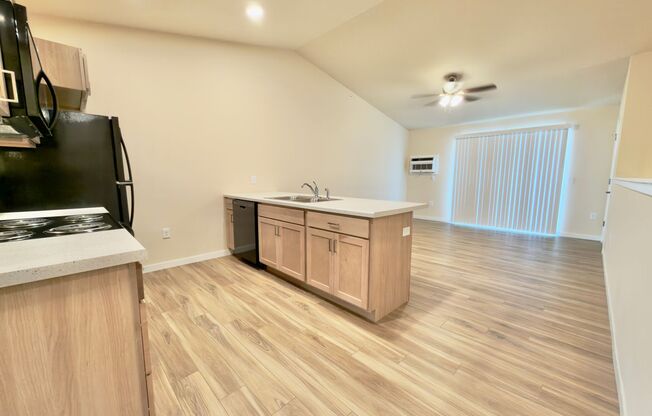 1 bed, 1 bath, 749 sqft, $1,324, Unit EC 4242-13