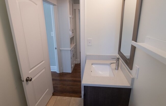 2 beds, 1 bath, 950 sqft, $1,725, Unit 4401 - D