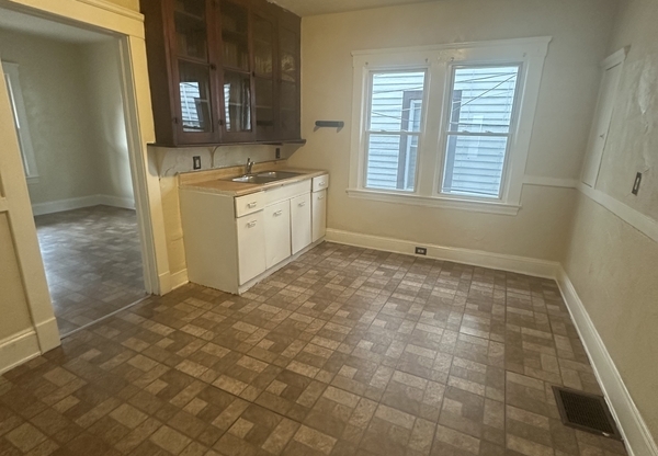 2023 W 105 ST