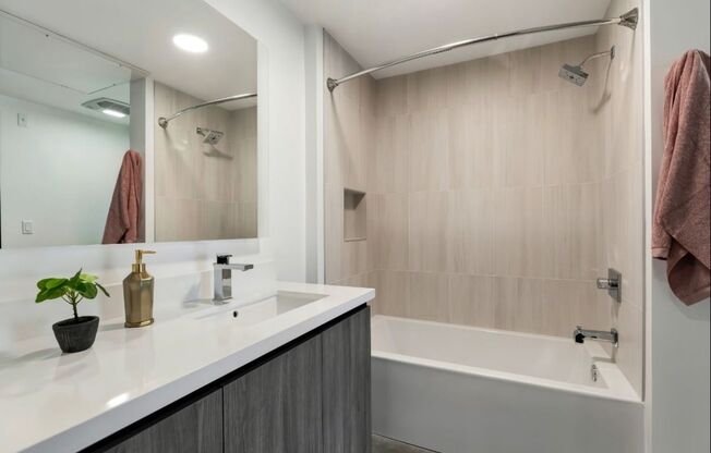 2 beds, 2 baths, 840 sqft, $3,495, Unit PH09
