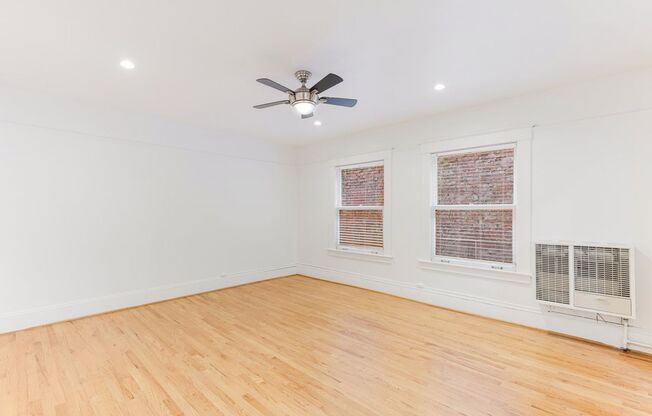 Studio, 1 bath, 440 sqft, $1,000, Unit 7