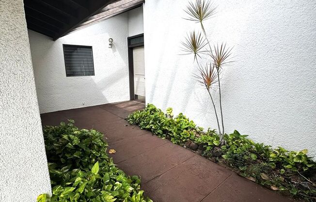 3/2/2 - Spacious Golf Course Home in Gated Queens Gate II