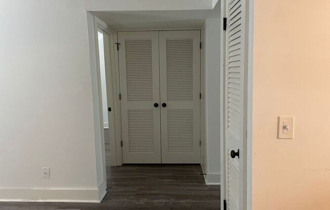 2 beds, 1 bath, 637 sqft, $1,750, Unit 212-D06